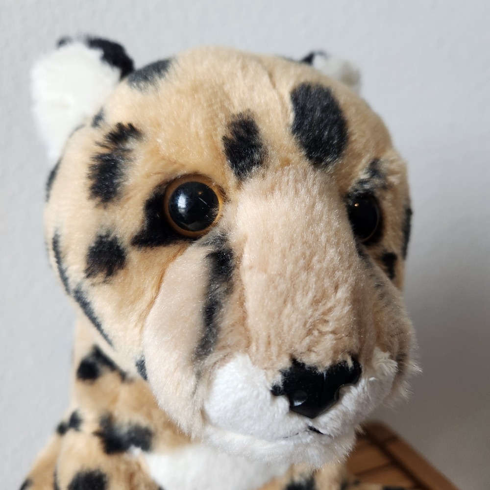2019 Aurora‎ Destination Nation Sitting Leopard Plush Stuffed Animal 10 in Tall - Picture 3 of 12